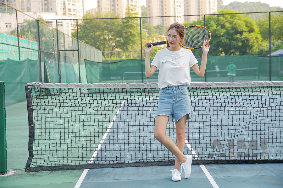 模特拍摄女鞋：与人本合作案例