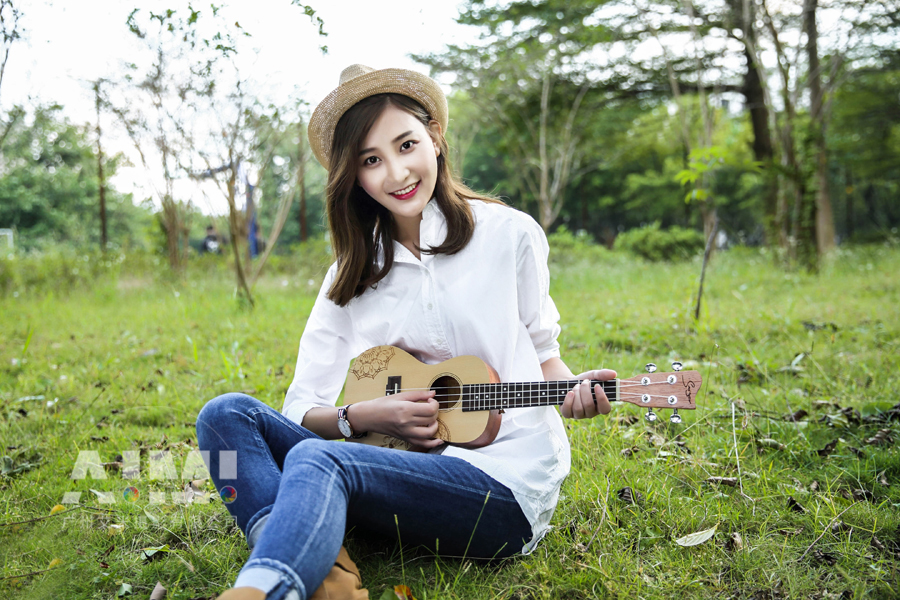 吉他模特场景拍摄吉他模特摄影