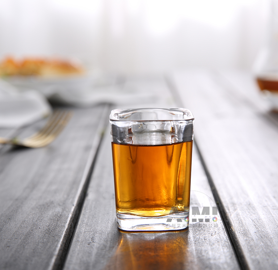 杯子场景摄影 玻璃杯白底场景拍摄