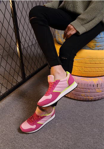 Guangzhou Tmall high-end ladies shoes photography Professional leg model scene photography