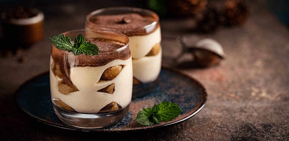 甜品<a href=https://www.airmie.cn/shijuesheying/chanpinsheying/shipinsheying/ target=_blank class=infotextkey>美食摄影</a>技巧